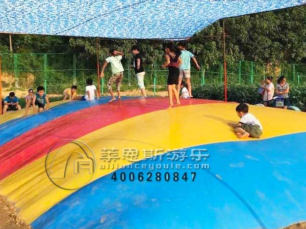 充氣式游樂項目