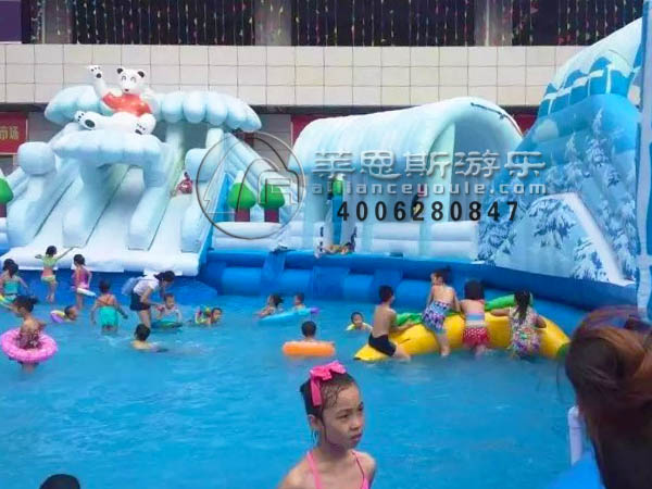 水上游樂