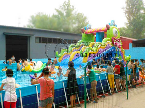 充氣水上滑梯